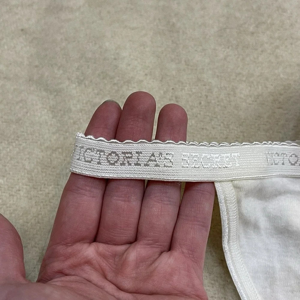 Victoria's Secret‎ VINTAGE Y2K Cotton Signature Logo V-String Thong Panties XS